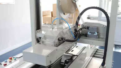 Автоматический заклейщик коробов с активируемой водой лентой HUALIAN FXW-6050 - 13