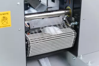 Автоматическая горизонтальная упаковочная машина HUALIAN DXDZ-350XD под ВПП (3 servo, рег. форм., трансп. попереч. запайки) - 9