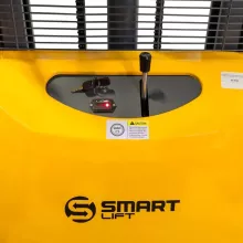 Штабелер с электроподъемом SMARTLIFT CDD15B-E (1500 кг, 3.5 м, 12В/120Ач) - 9