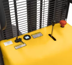 Штабелер с электроподъемом SMARTLIFT SPN 2035 (2000 кг, 3.5 м, 12В/120Ач) - 9