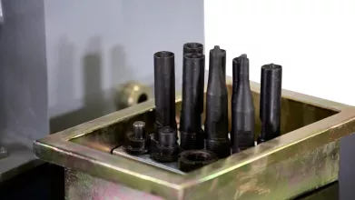 Станок для наклепки накладок на тормозные колодки (пневмо) KraftWell KRW300 - 8