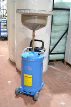 Установка для слива отработанного масла Trommelberg UZM8081 с подъёмной ванной - 7