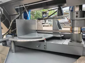 Полуавтоматический ленточнопильный станок MetalTec BS 300CZ - 9